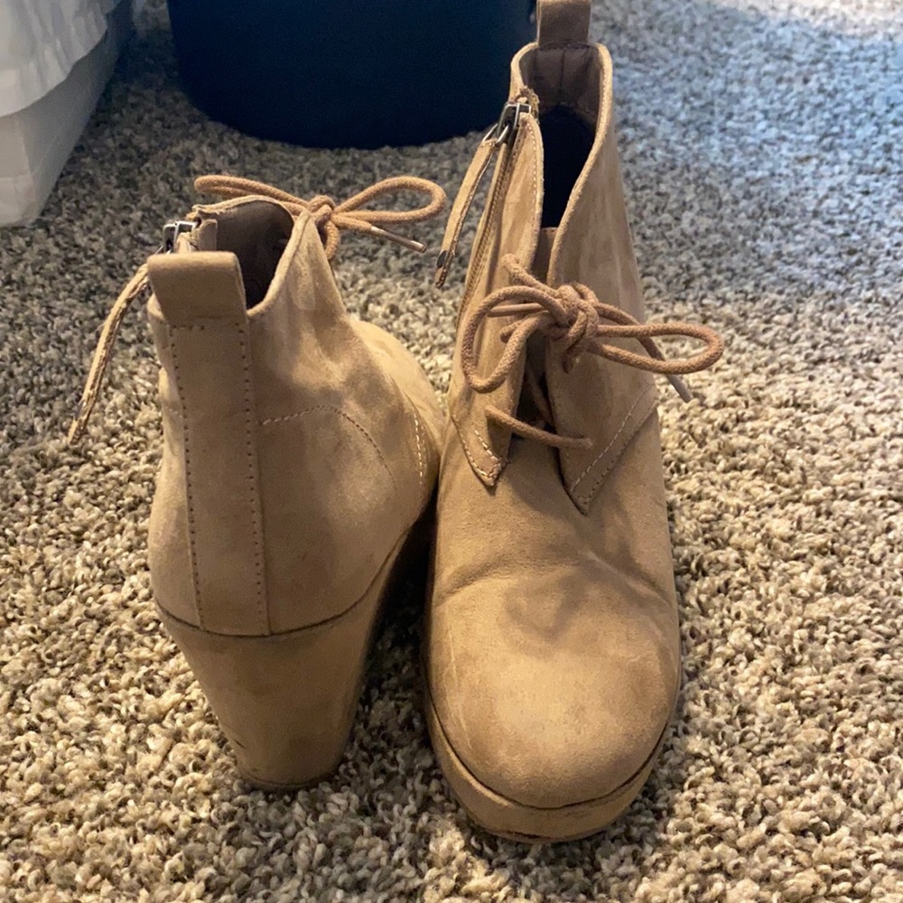 Tan Booties - DV - 7.5